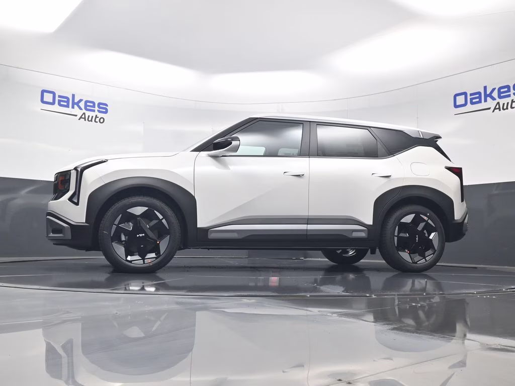 2027 Snow White Pearl Kia Seltos S FWD SUV