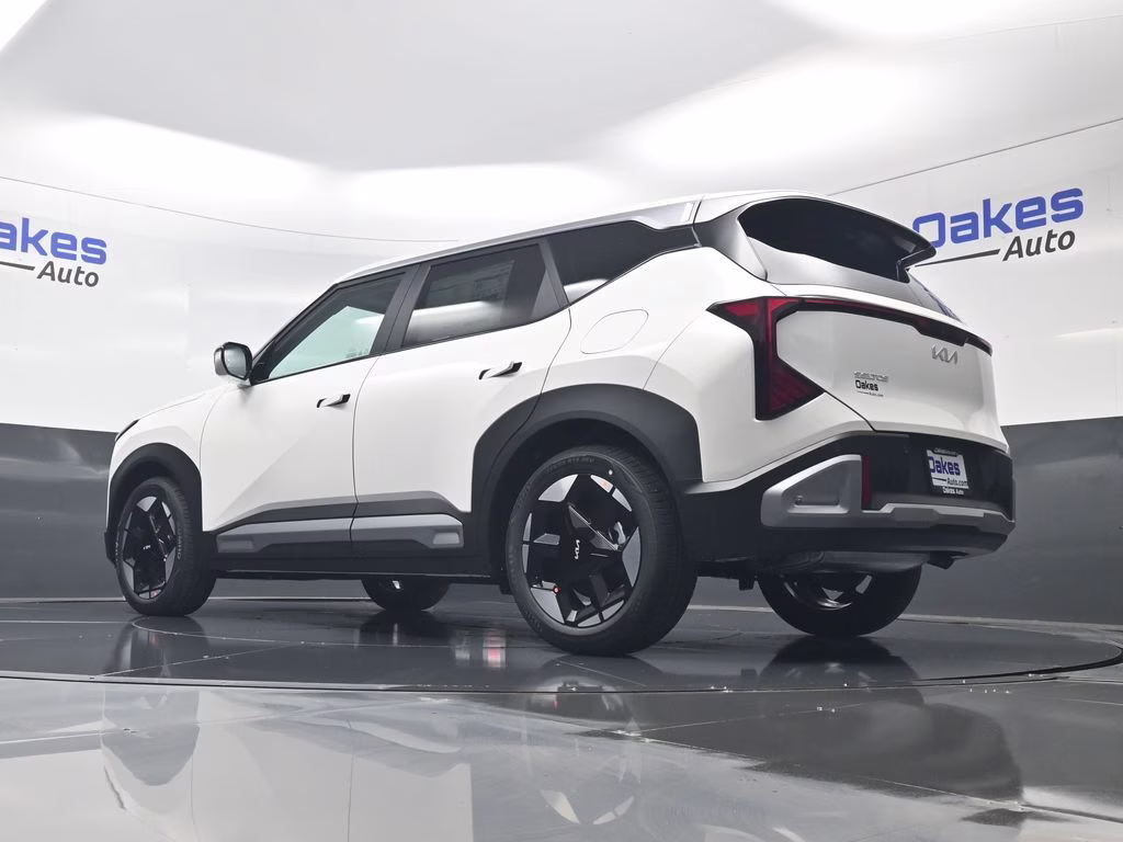 2027 Snow White Pearl Kia Seltos S FWD SUV
