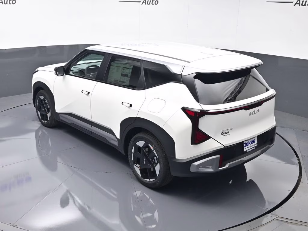 2027 Snow White Pearl Kia Seltos S FWD SUV