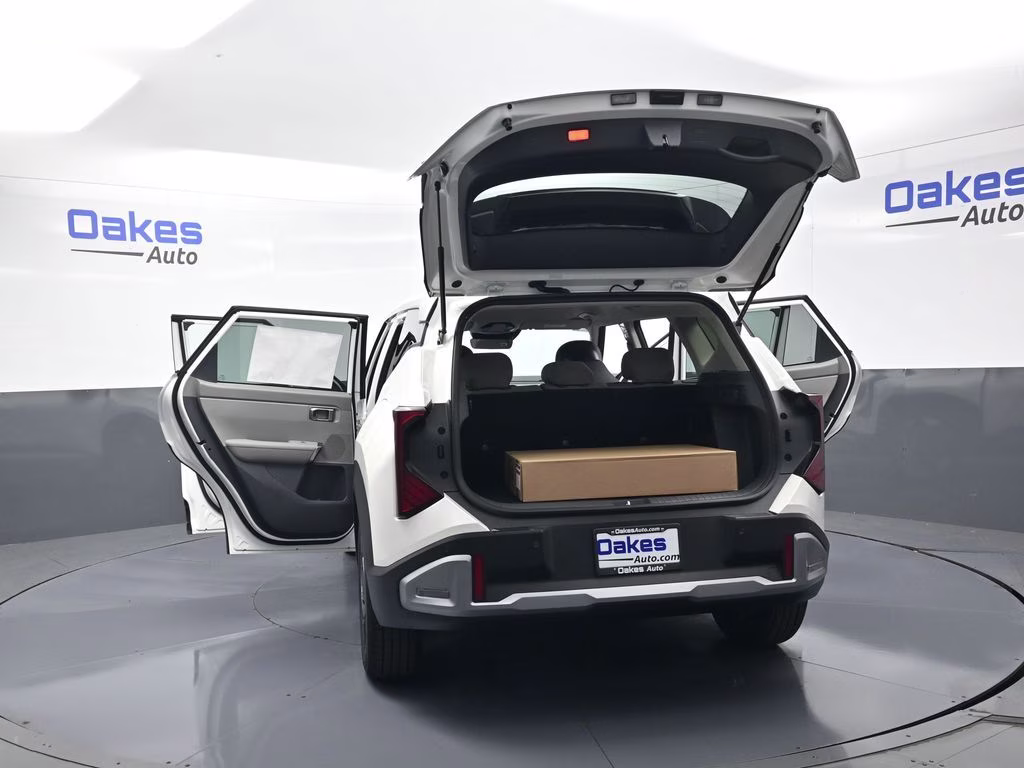 2027 Snow White Pearl Kia Seltos S FWD SUV