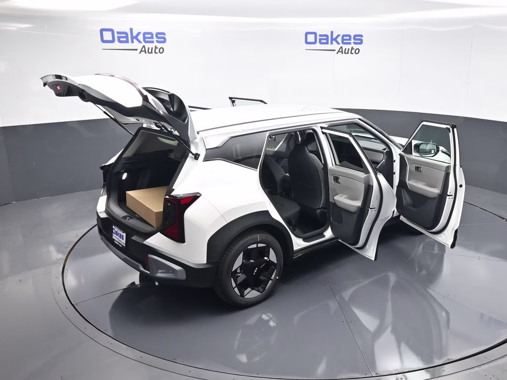 2027 Snow White Pearl Kia Seltos S FWD SUV