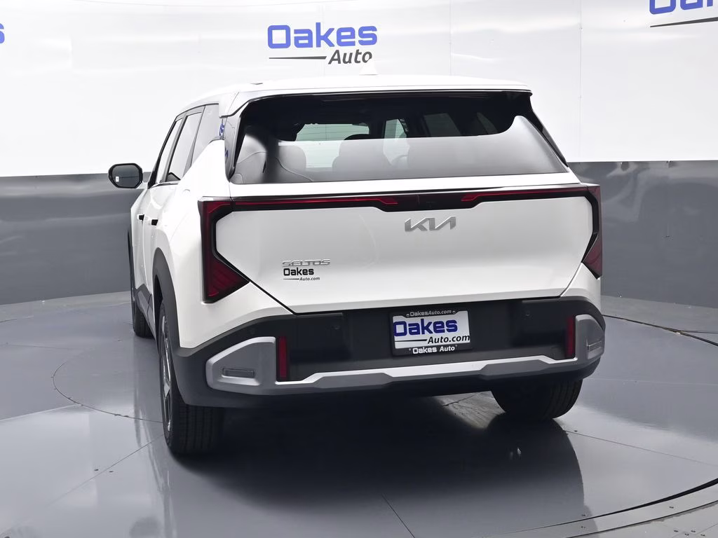 2027 Snow White Pearl Kia Seltos S FWD SUV