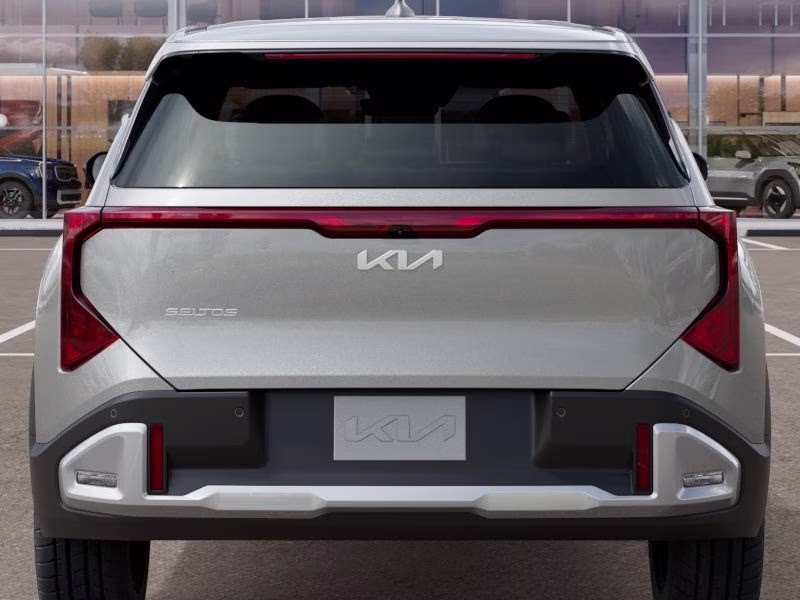 2027 Ivory Silver Kia Seltos S FWD SUV
