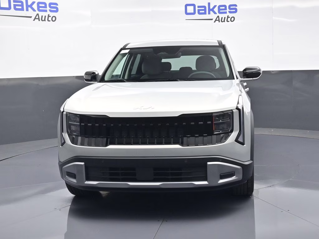 2027 Ivory Silver Kia Seltos S FWD SUV