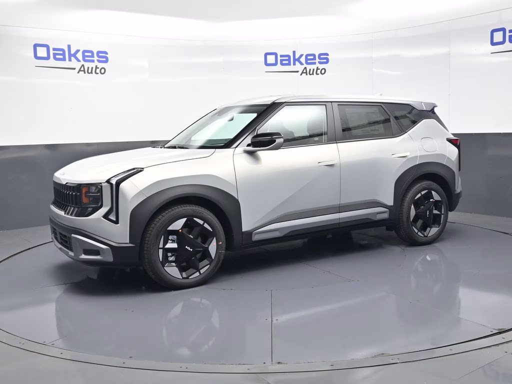 2027 Ivory Silver Kia Seltos S FWD SUV