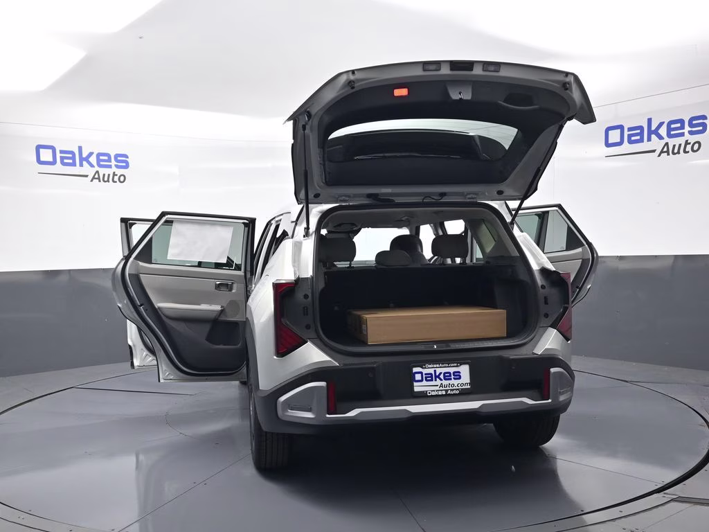 2027 Ivory Silver Kia Seltos S FWD SUV