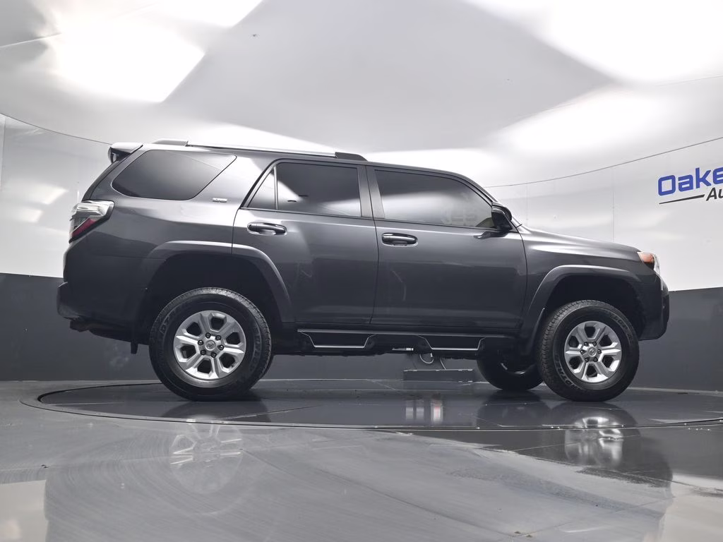 2021 Magnetic Gray Metallic Toyota 4Runner SR5 Premium 4X4 SUV