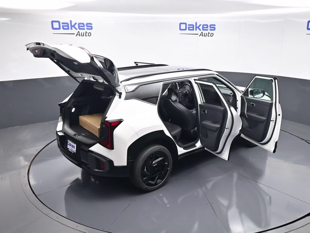 2027 Snow White Pearl Kia Seltos X-Line SX AWD SUV