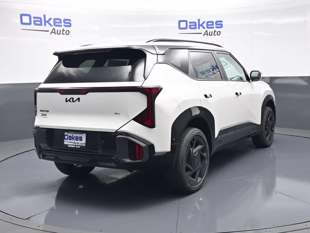 2027 Snow White Pearl Kia Seltos X-Line SX AWD SUV