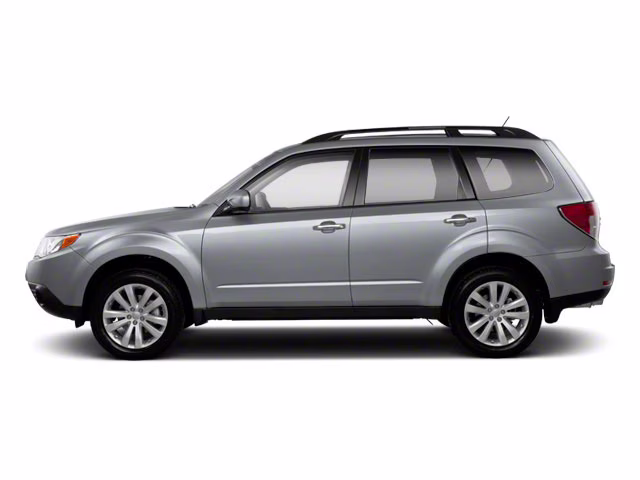 2013 Ice Silver Metallic Subaru Forester 2.5X AWD SUV