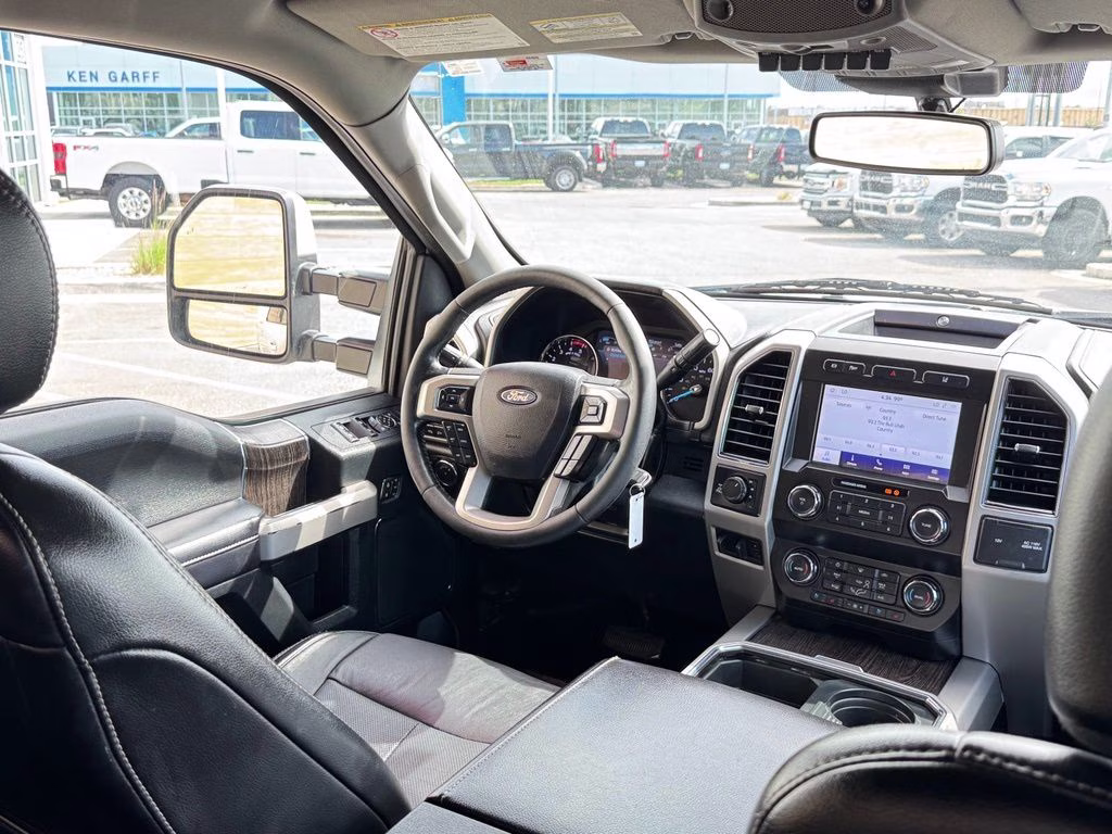 2020 White Metallic Ford Super Duty F-350 SRW Lariat 4X4 Truck
