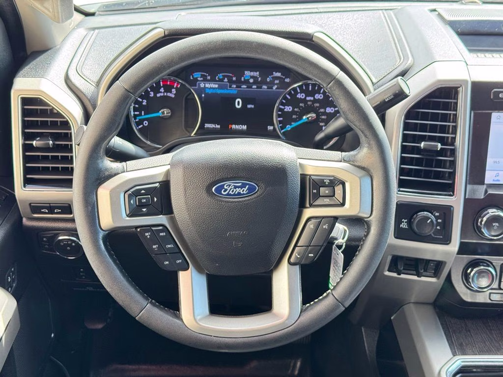 2020 White Metallic Ford Super Duty F-350 SRW Lariat 4X4 Truck