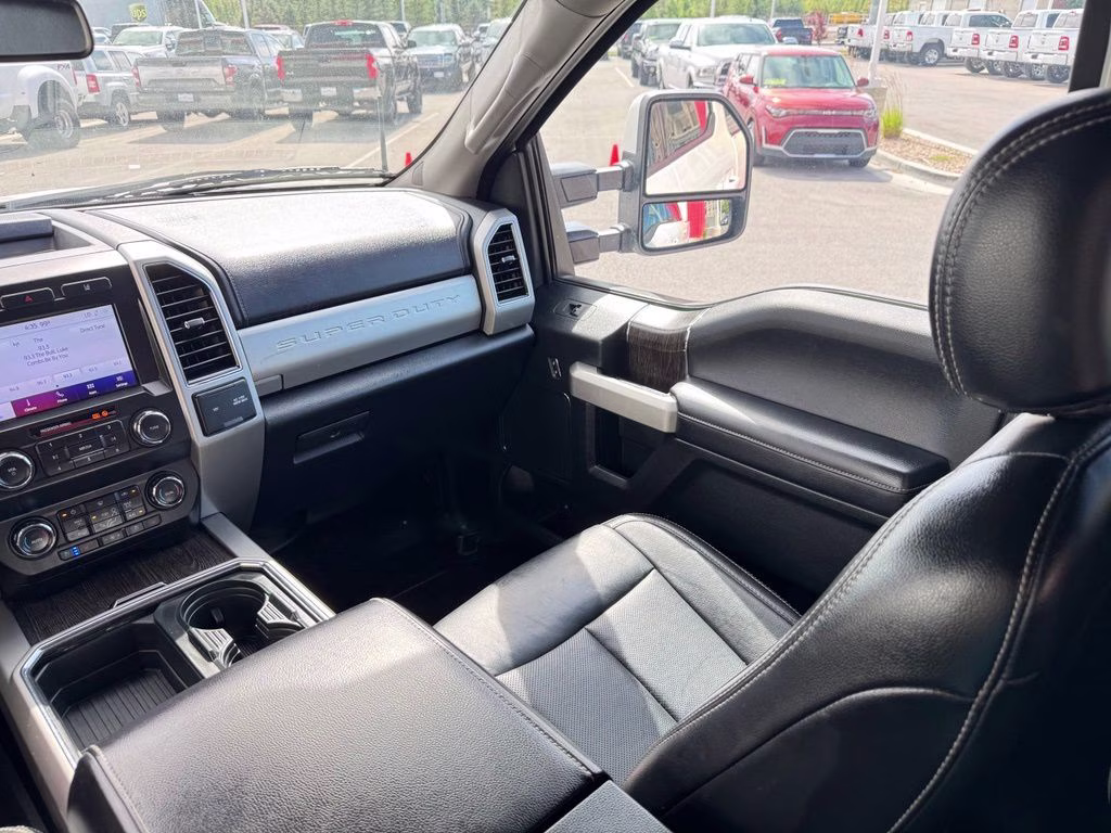 2020 White Metallic Ford Super Duty F-350 SRW Lariat 4X4 Truck