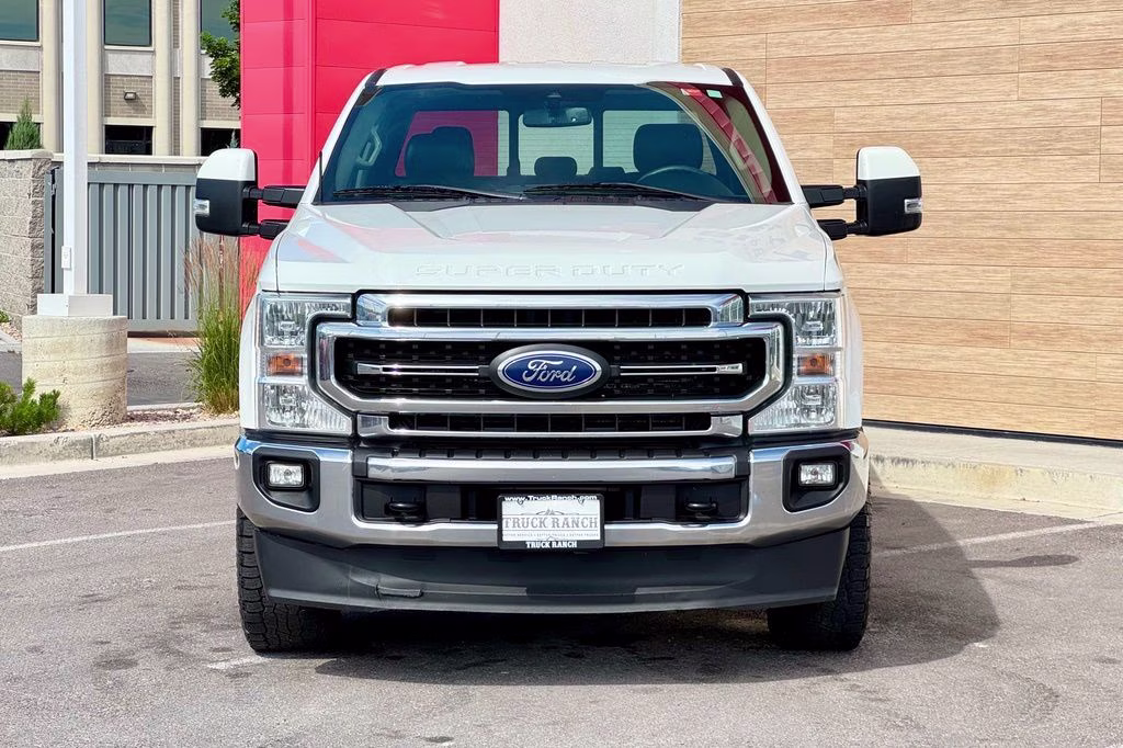 2020 White Metallic Ford Super Duty F-350 SRW Lariat 4X4 Truck