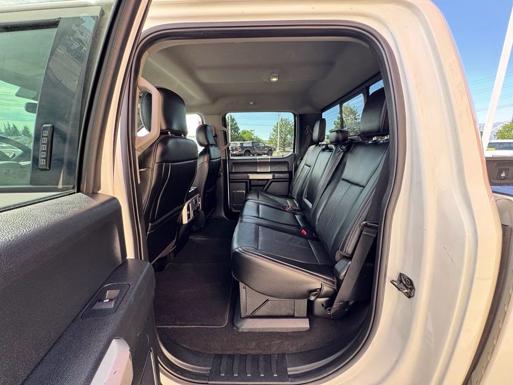 2020 White Metallic Ford Super Duty F-350 SRW Lariat 4X4 Truck