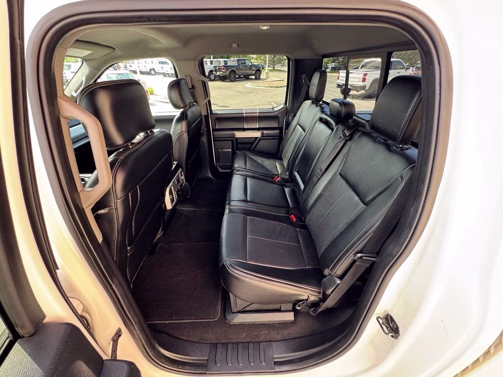 2020 White Metallic Ford Super Duty F-350 SRW Lariat 4X4 Truck