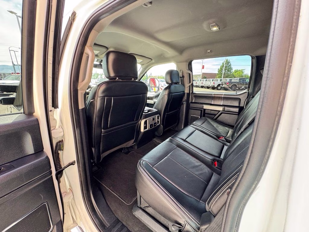 2020 White Metallic Ford Super Duty F-350 SRW Lariat 4X4 Truck
