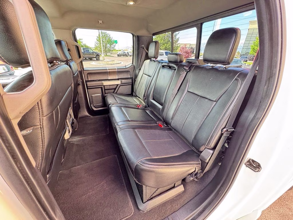 2020 White Metallic Ford Super Duty F-350 SRW Lariat 4X4 Truck