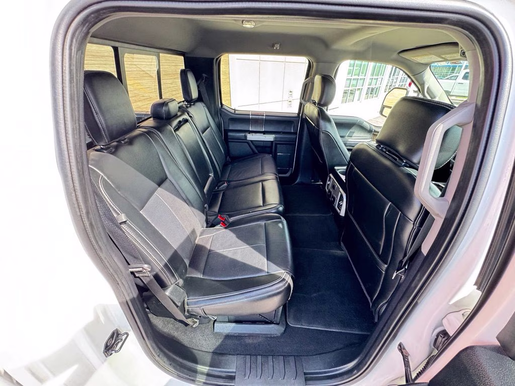 2020 White Metallic Ford Super Duty F-350 SRW Lariat 4X4 Truck