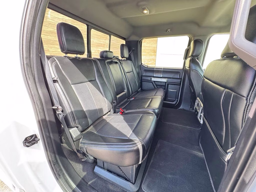 2020 White Metallic Ford Super Duty F-350 SRW Lariat 4X4 Truck