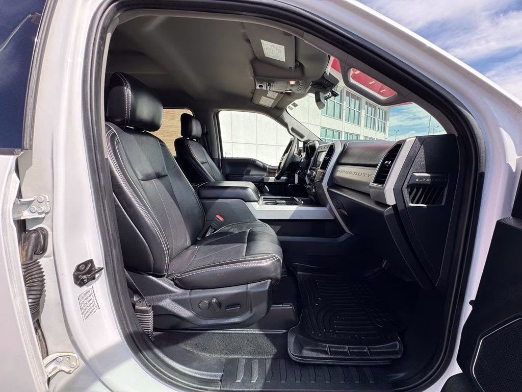 2020 White Metallic Ford Super Duty F-350 SRW Lariat 4X4 Truck