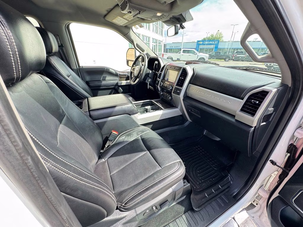 2020 White Metallic Ford Super Duty F-350 SRW Lariat 4X4 Truck