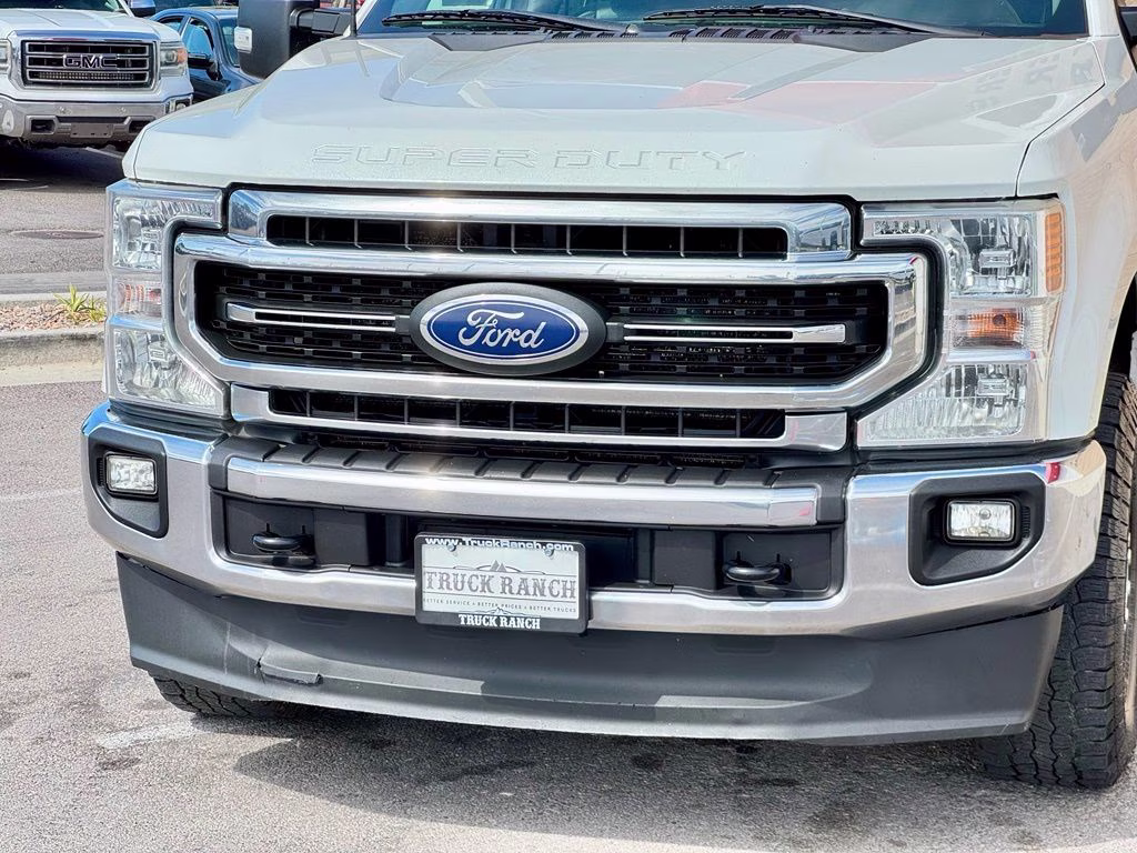 2020 White Metallic Ford Super Duty F-350 SRW Lariat 4X4 Truck