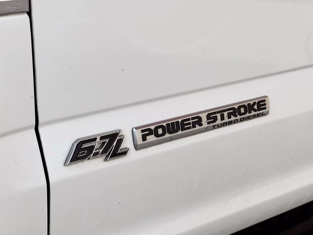 2020 White Metallic Ford Super Duty F-350 SRW Lariat 4X4 Truck