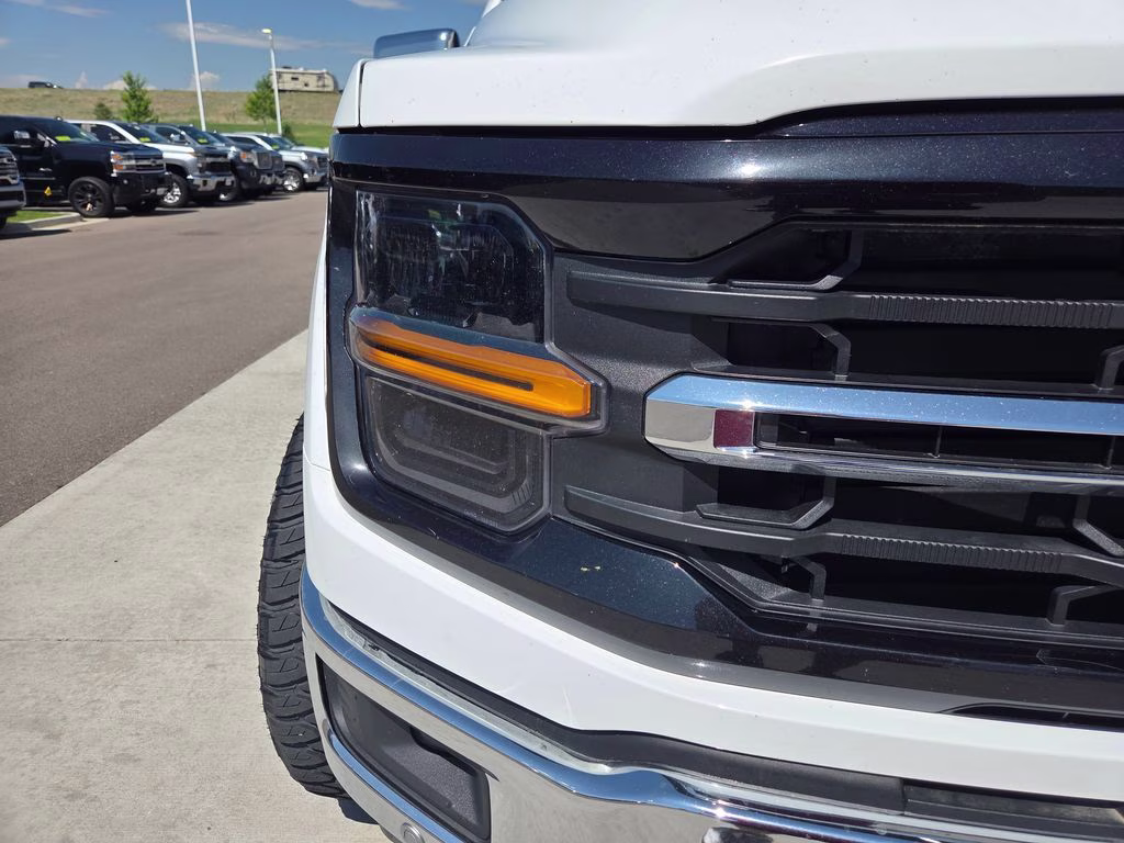 2024 Oxford White Ford F-150 XLT 4X4 Truck