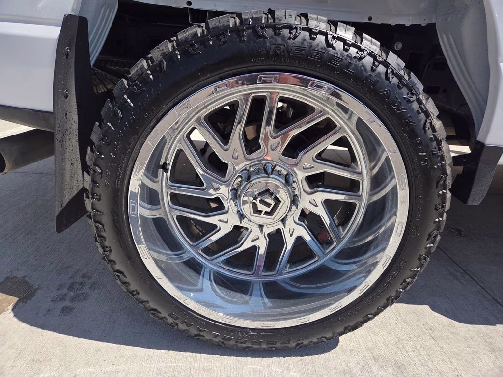 2024 Oxford White Ford F-150 XLT 4X4 Truck