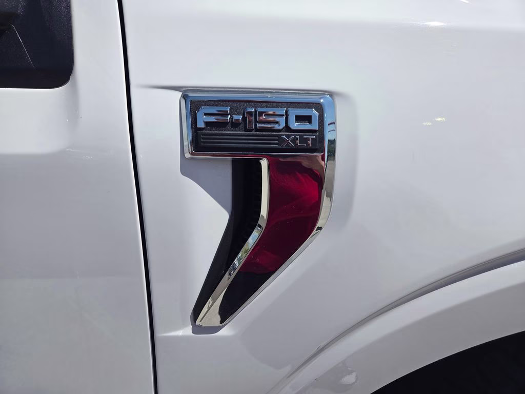 2024 Oxford White Ford F-150 XLT 4X4 Truck