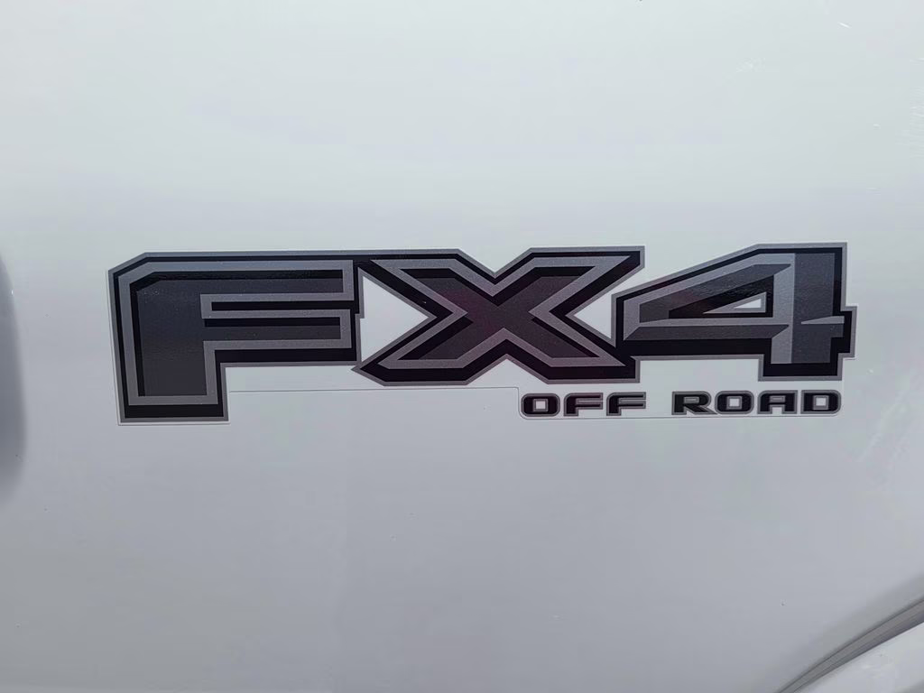 2024 Oxford White Ford F-150 XLT 4X4 Truck