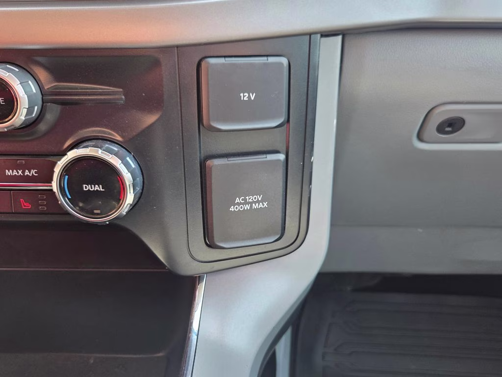 2024 Oxford White Ford F-150 XLT 4X4 Truck
