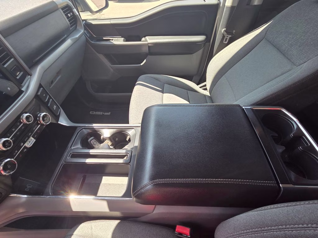 2024 Oxford White Ford F-150 XLT 4X4 Truck