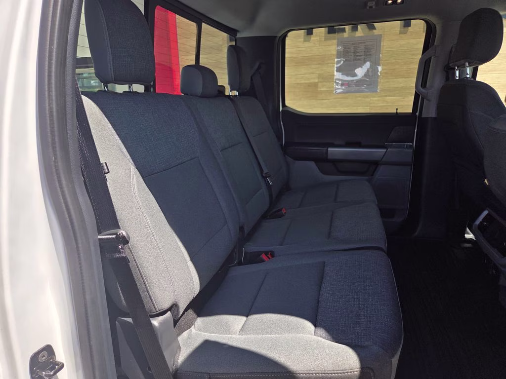 2024 Oxford White Ford F-150 XLT 4X4 Truck