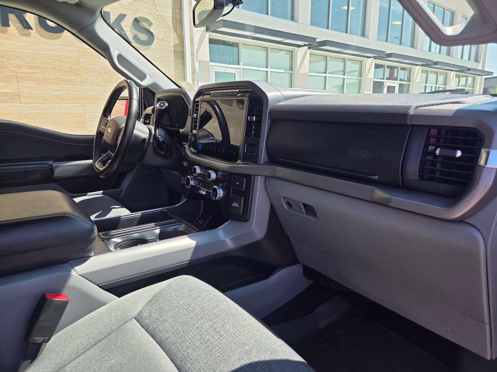 2024 Oxford White Ford F-150 XLT 4X4 Truck
