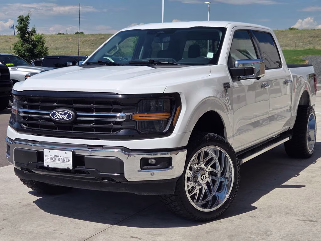2024 Oxford White Ford F-150 XLT 4X4 Truck