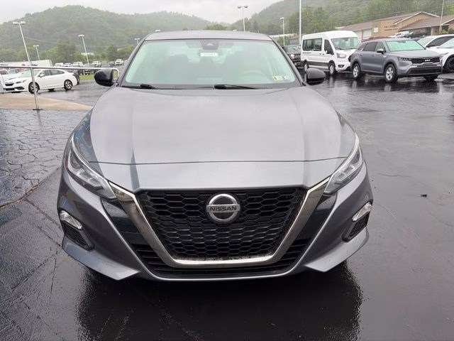 2020 Gun Metallic Nissan Altima 2.5 SR FWD Sedan