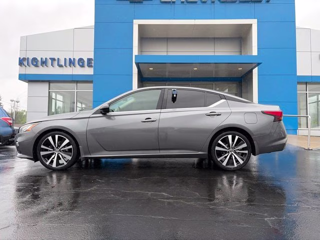 2020 Gun Metallic Nissan Altima 2.5 SR FWD Sedan