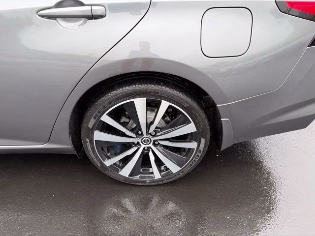 2020 Gun Metallic Nissan Altima 2.5 SR FWD Sedan