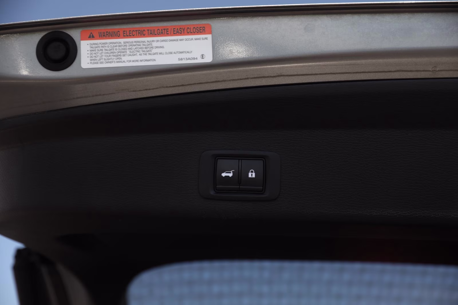 2023 Mercury Gray Metallic Mitsubishi Outlander SE AWD S-AWC