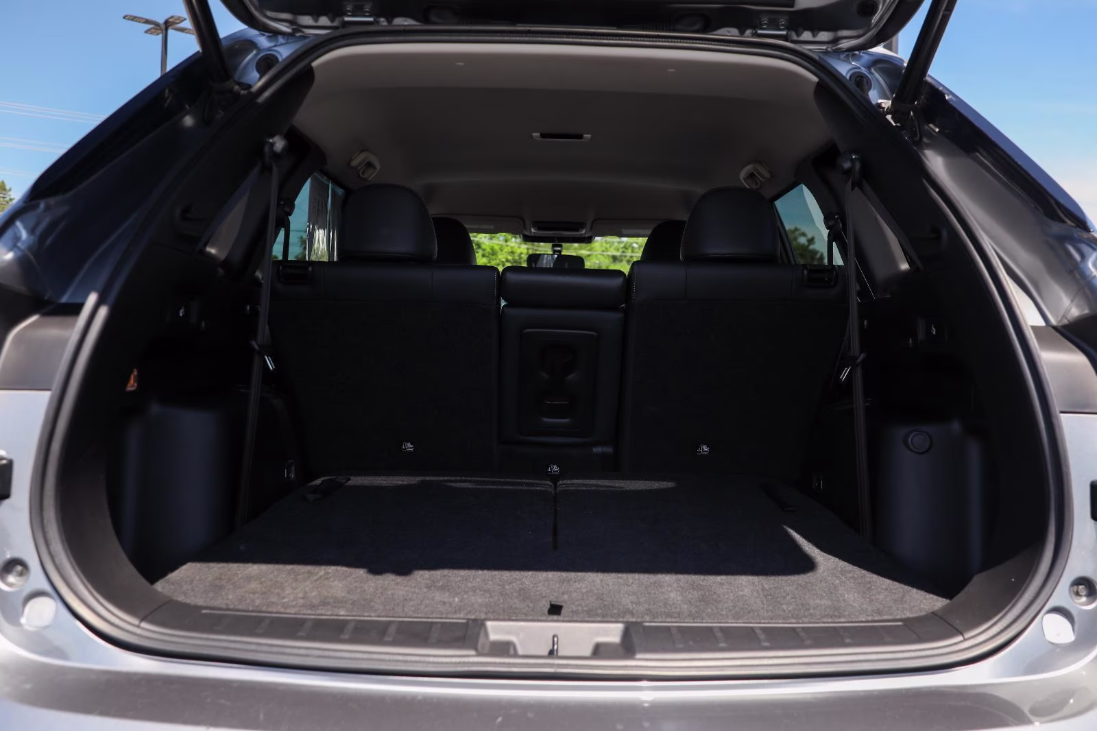 2023 Mercury Gray Metallic Mitsubishi Outlander SE AWD S-AWC