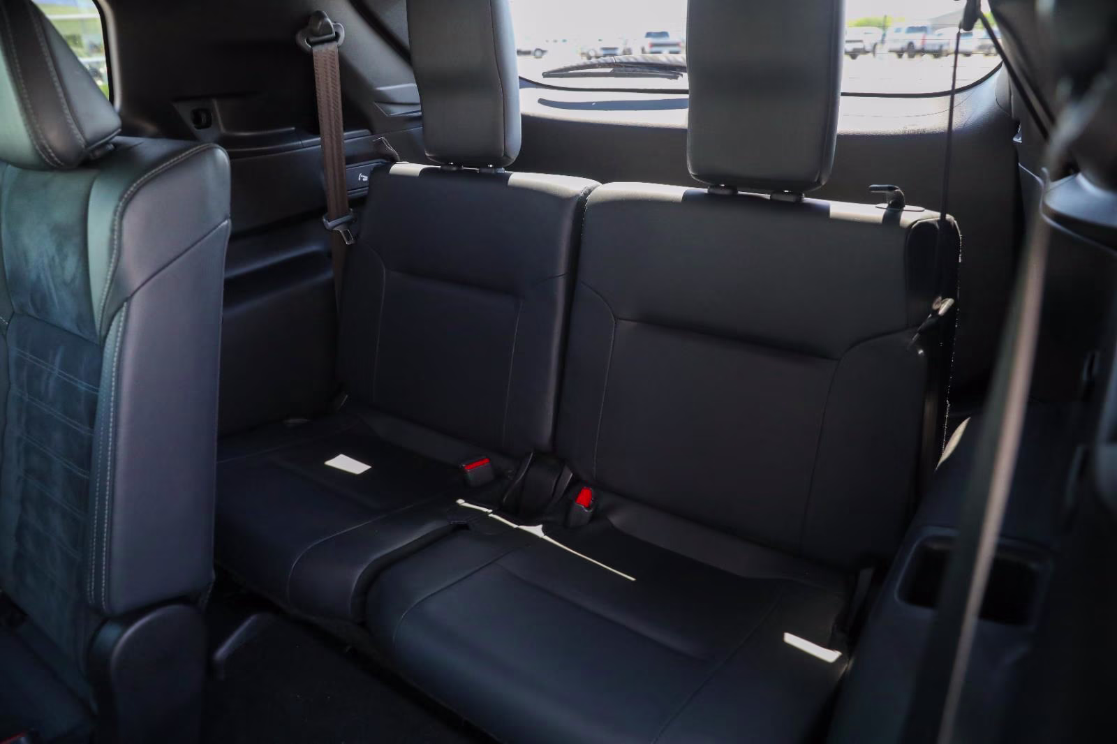 2023 Mercury Gray Metallic Mitsubishi Outlander SE AWD S-AWC