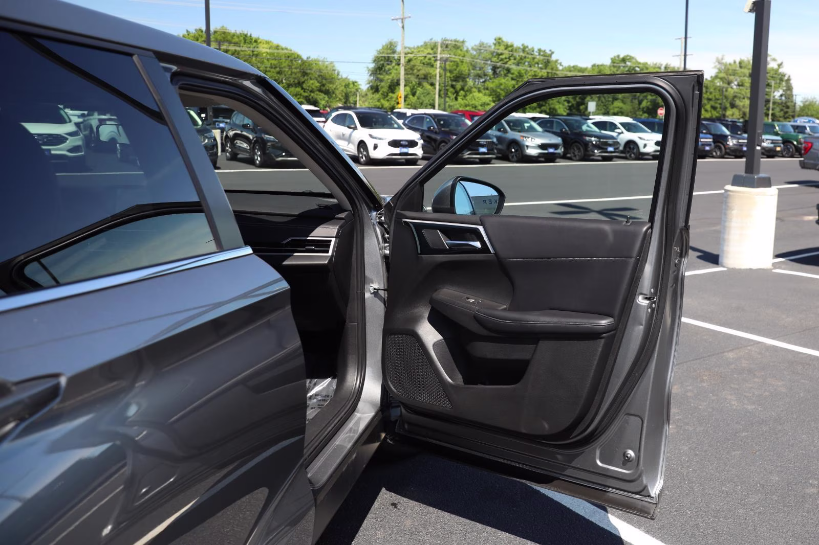 2023 Mercury Gray Metallic Mitsubishi Outlander SE AWD S-AWC