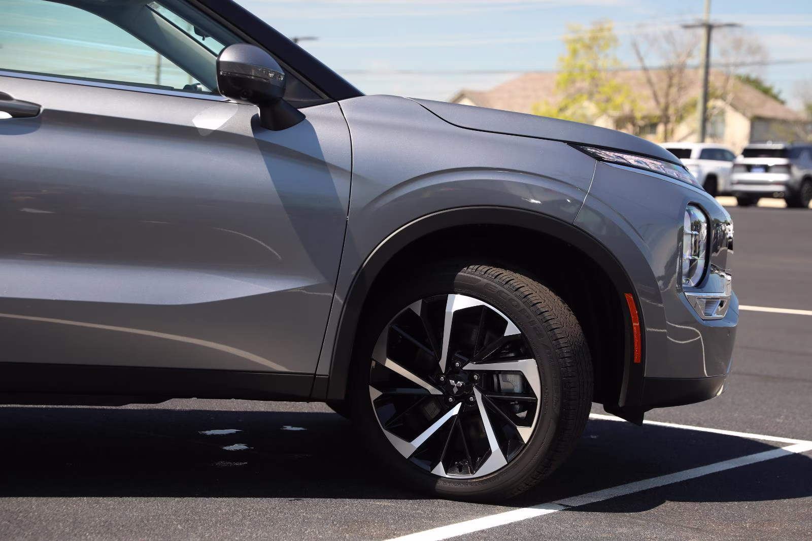 2023 Mercury Gray Metallic Mitsubishi Outlander SE AWD S-AWC