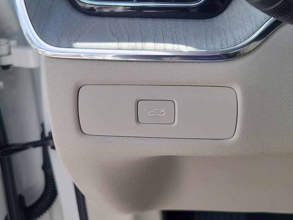 2024 Crystal White Metallic Volvo XC60 Plus Dark Theme AWD SUV