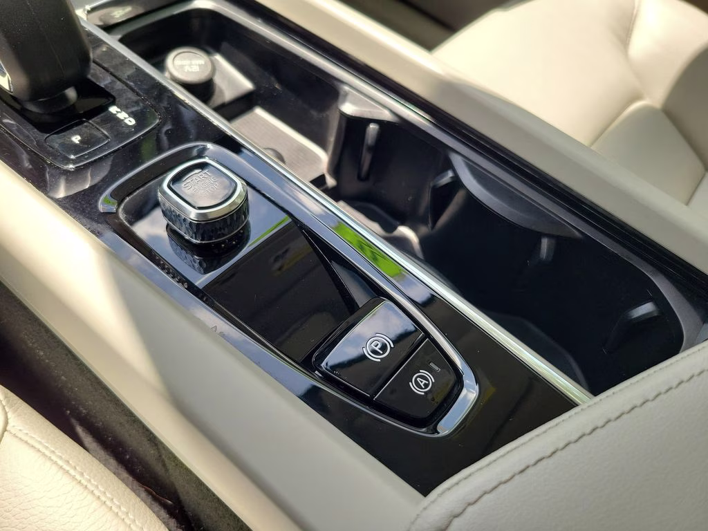 2024 Crystal White Metallic Volvo XC60 Plus Dark Theme AWD SUV