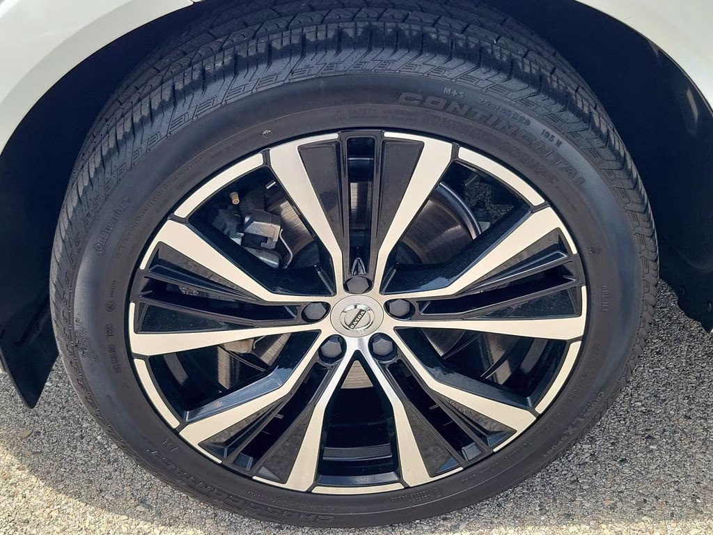 2024 Crystal White Metallic Volvo XC60 Plus Dark Theme AWD SUV