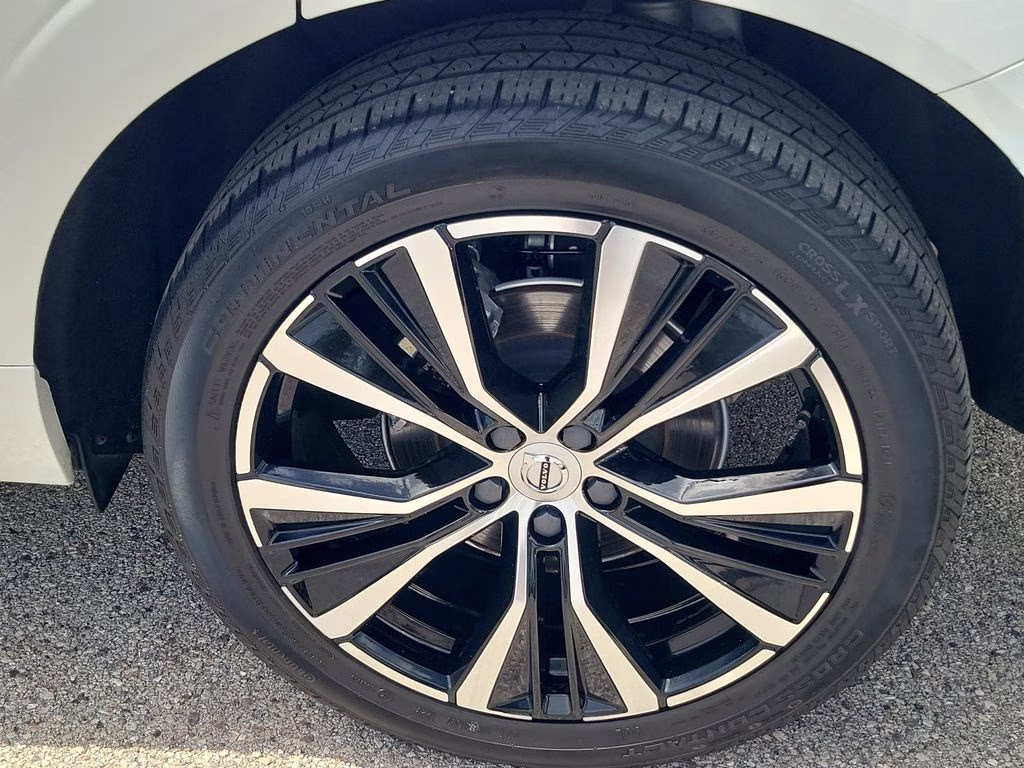 2024 Crystal White Metallic Volvo XC60 Plus Dark Theme AWD SUV