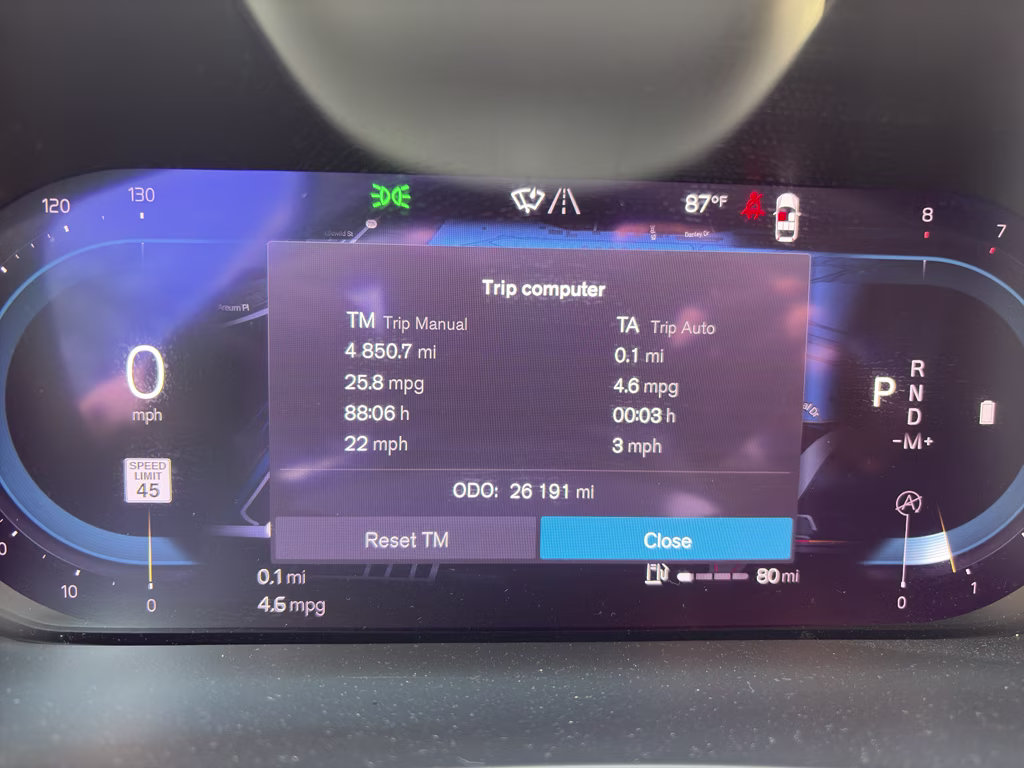 2024 Crystal White Metallic Volvo XC60 Plus Dark Theme AWD SUV